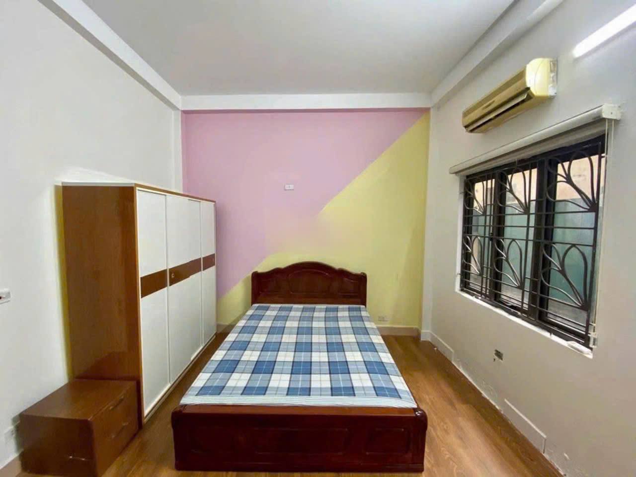 Cho thuê nhà Nguyễn Trãi, Thanh Xuân 4 tầng x 45m2, 4 ngủ, 13 Triệu ở hộ gia đình, Full đồ - Ảnh 1